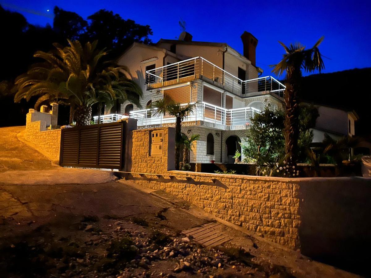 Vacation Home Lucija Slatina  Экстерьер фото