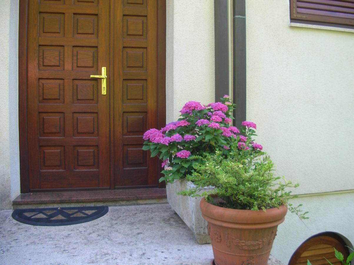 Vacation Home Lucija Slatina  Экстерьер фото